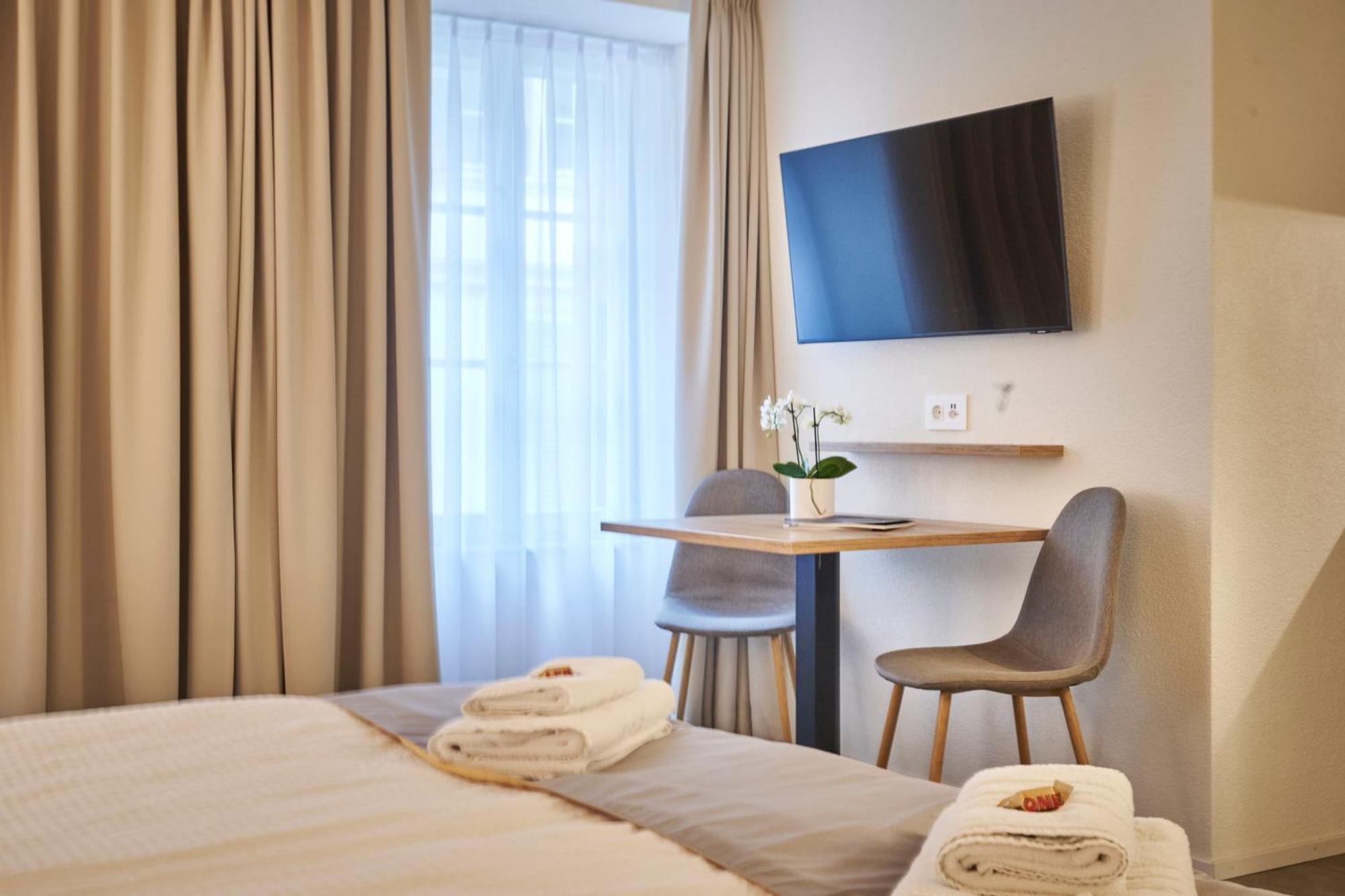 Aparthotel Krone - Self Check-In Unterseen 외부 사진