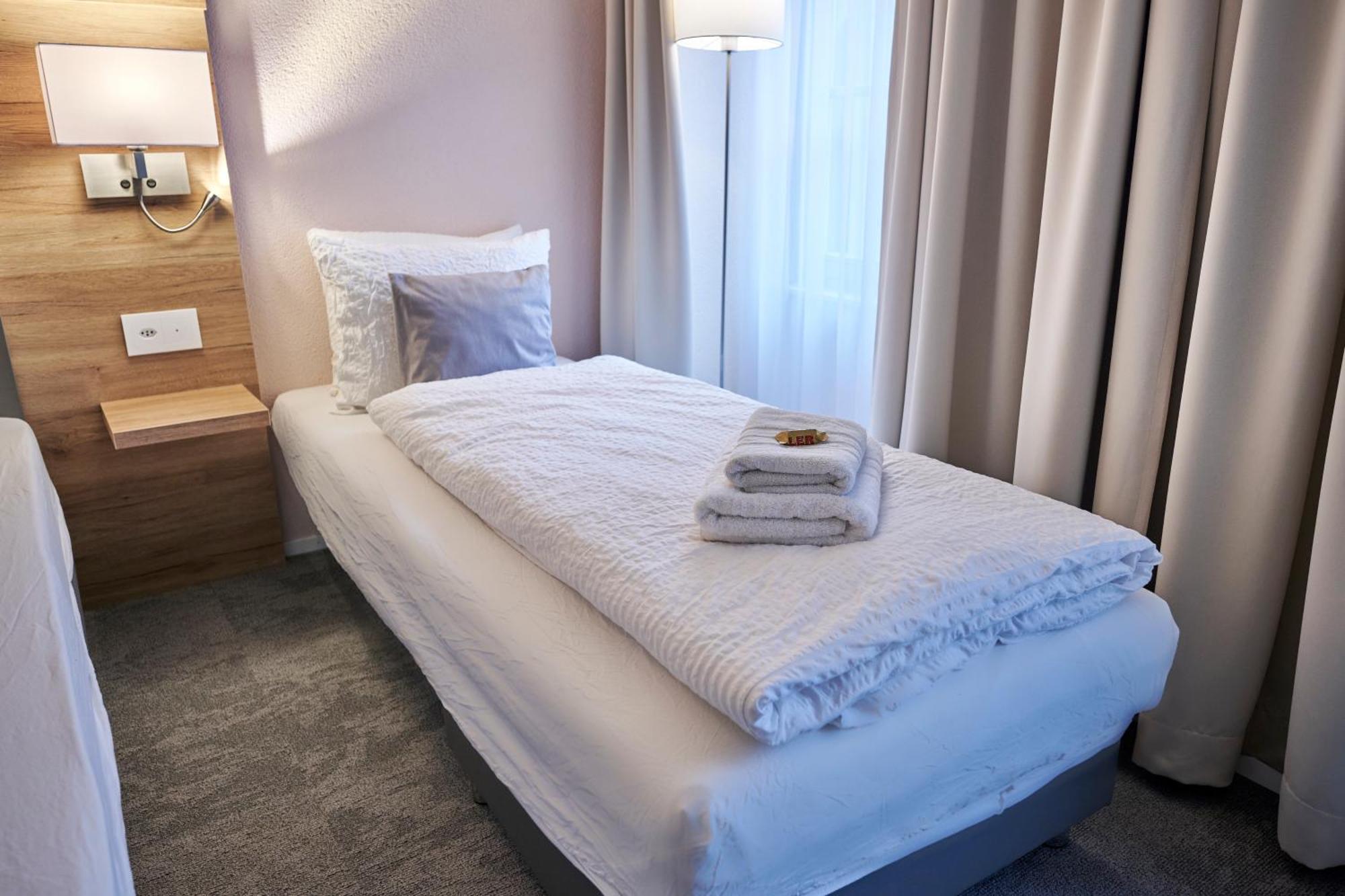 Aparthotel Krone - Self Check-In Unterseen 외부 사진