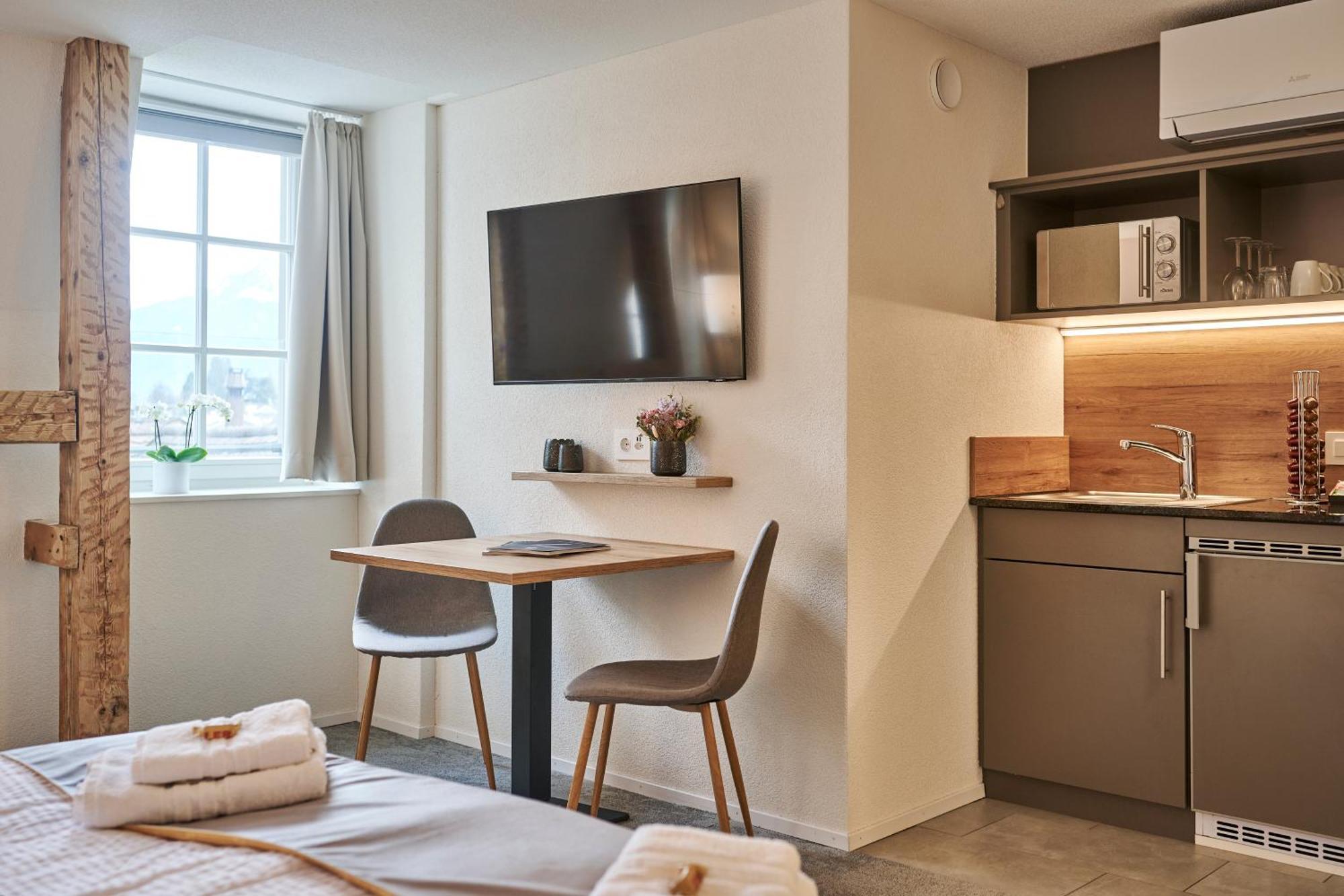 Aparthotel Krone - Self Check-In Unterseen 외부 사진