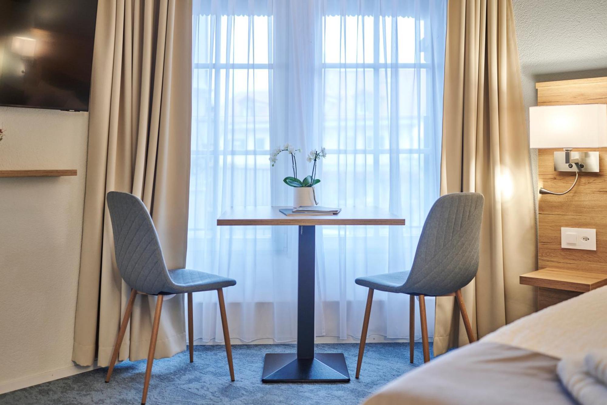 Aparthotel Krone - Self Check-In Unterseen 외부 사진